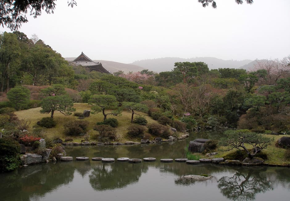 Pond and hillside garden at Isuien Garden in Nara