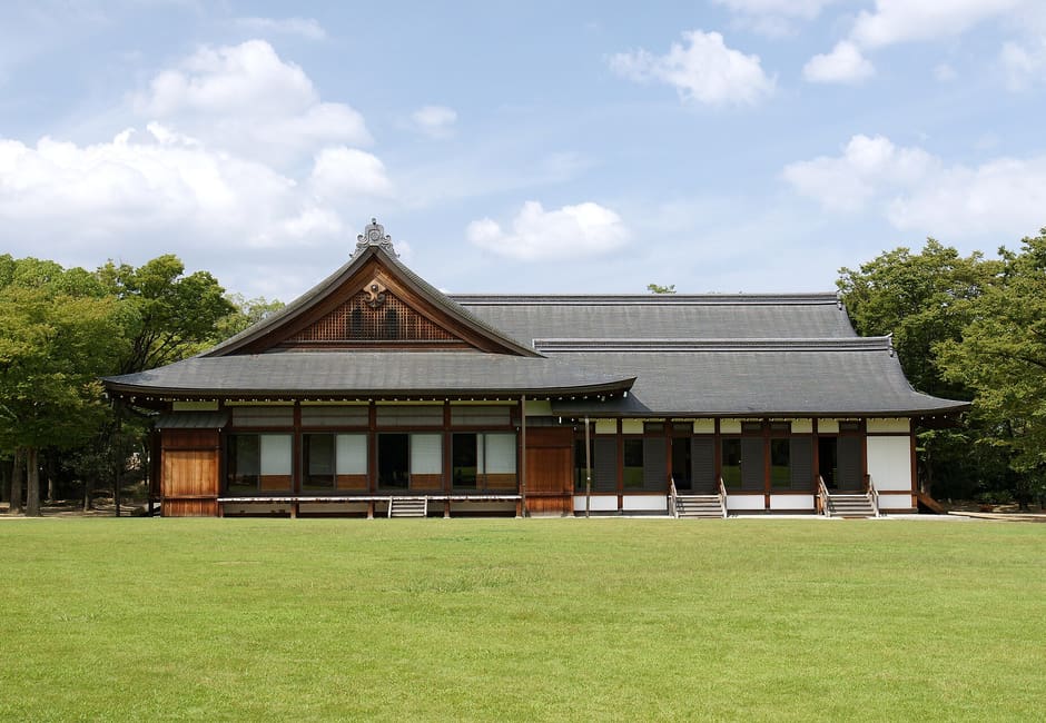 Wooden hall at the edge of the lawn in Nishinomaru Garden, Osaka Castle